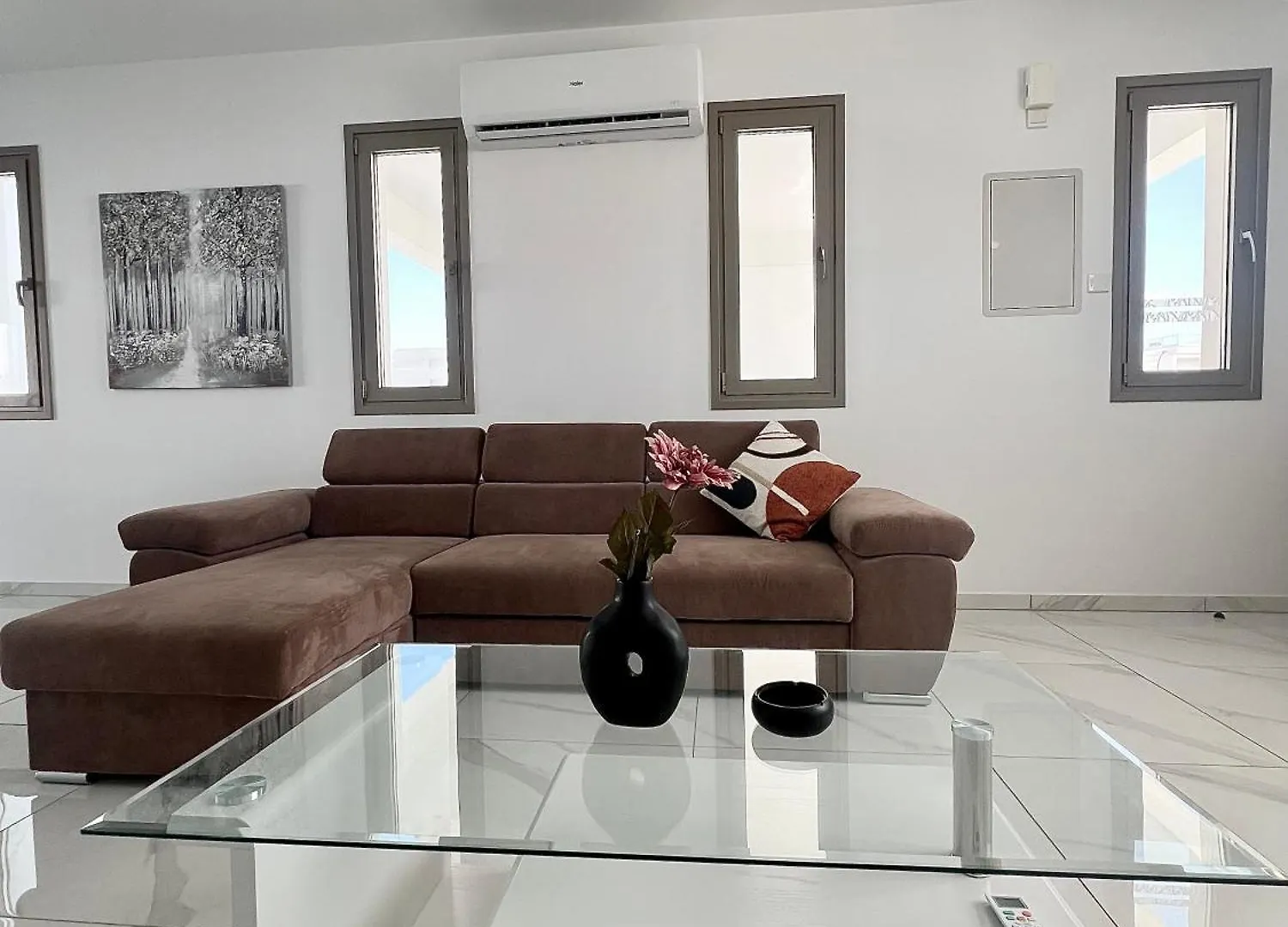 Hubstay - Seaview Villa Oriana In Larnaca, 10 Min Walk To The Beach